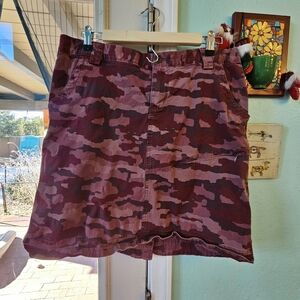 Duluth Trading Camo Skort, Size 12, Gardening Skort Burgundy & Pink, Rootstock